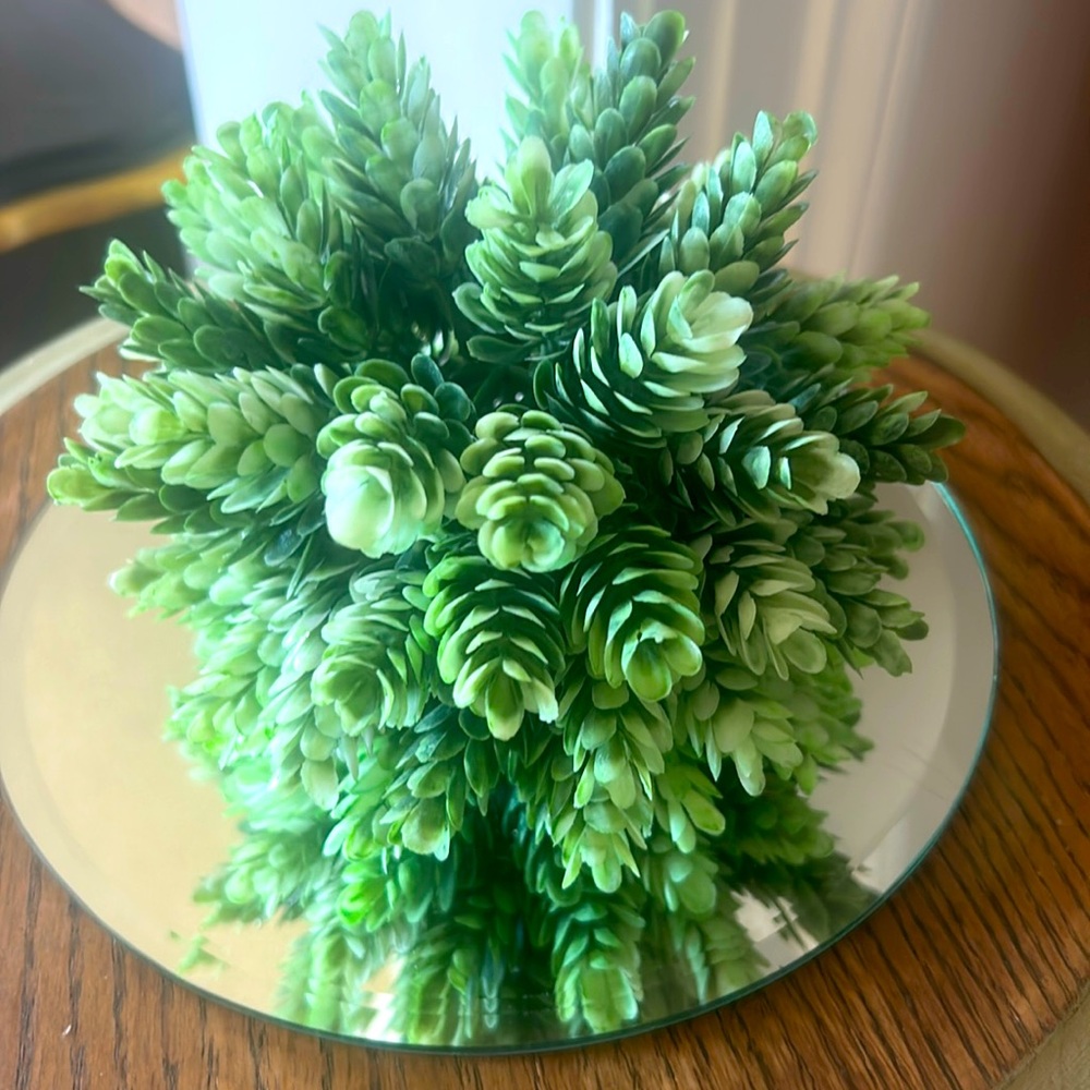 NWT K&K Green 8” Faux Floral Accent